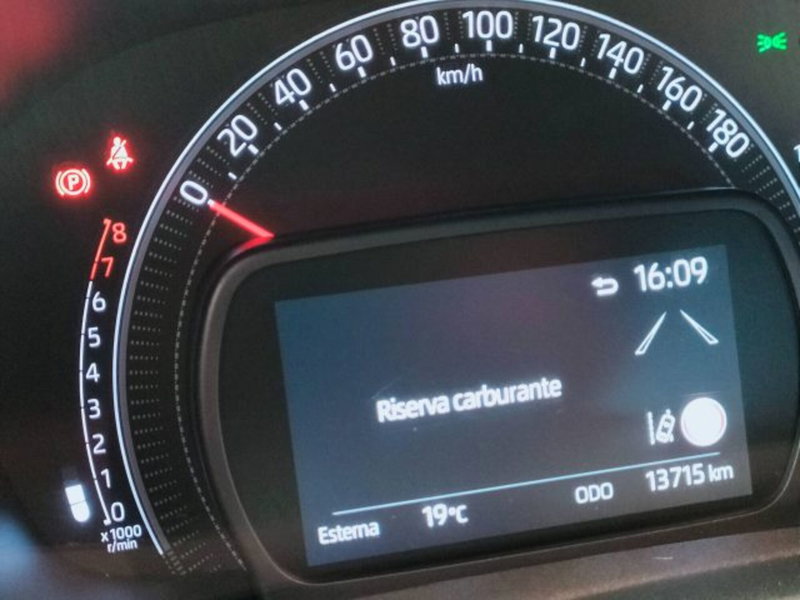 Toyota Aygo X usata a Teramo (17)