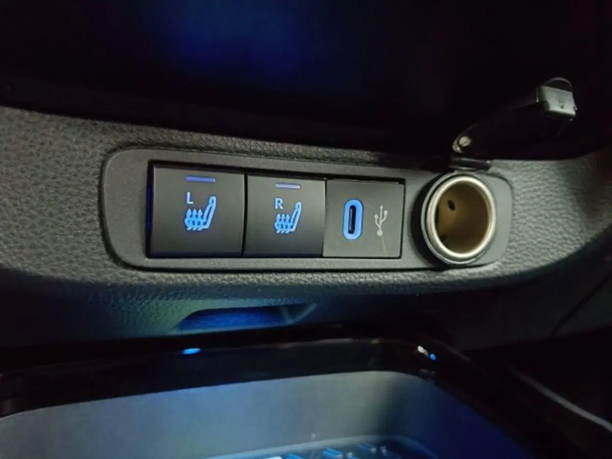Toyota Aygo X nuova a Teramo (16)