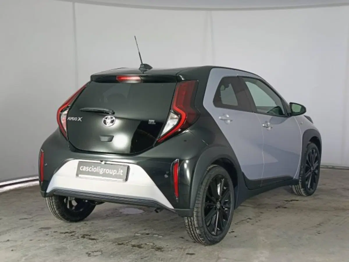 Toyota Aygo X nuova a Teramo (4)