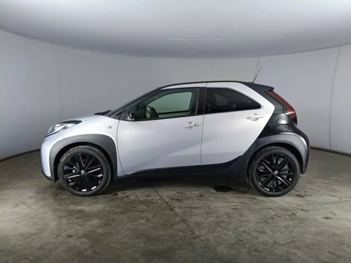 Toyota Aygo X nuova a Teramo (6)