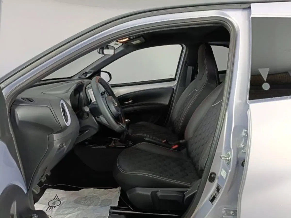 Toyota Aygo X nuova a Teramo (8)