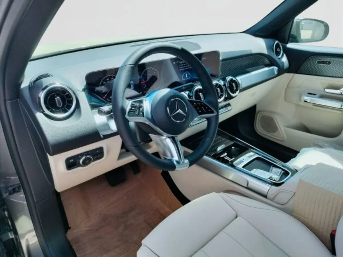 Mercedes-Benz GLB nuova a Teramo (8)