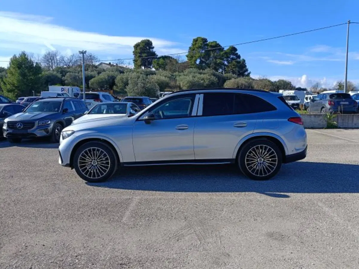 Mercedes-Benz GLC SUV nuova a Teramo (3)