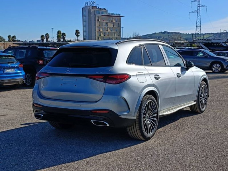 Mercedes-Benz GLC SUV nuova a Teramo (5)