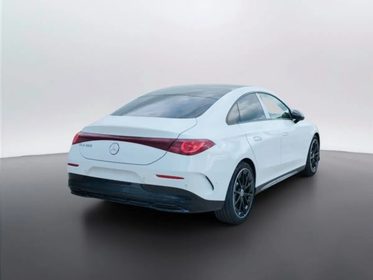 Mercedes-Benz CLA EQ nuova a Teramo (6)