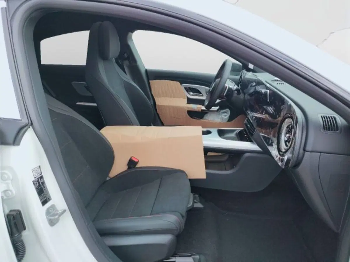 Mercedes-Benz CLA EQ nuova a Teramo (8)