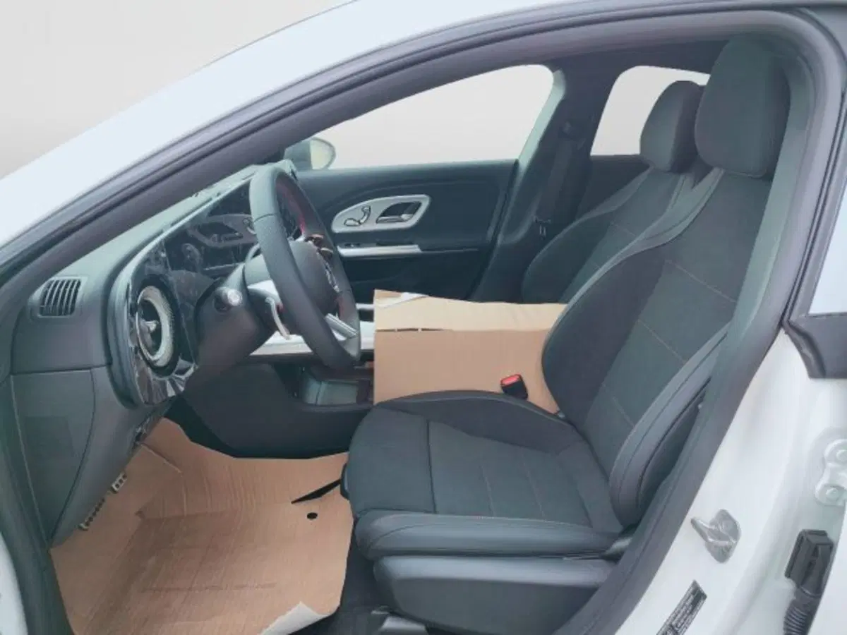 Mercedes-Benz CLA EQ nuova a Teramo (9)