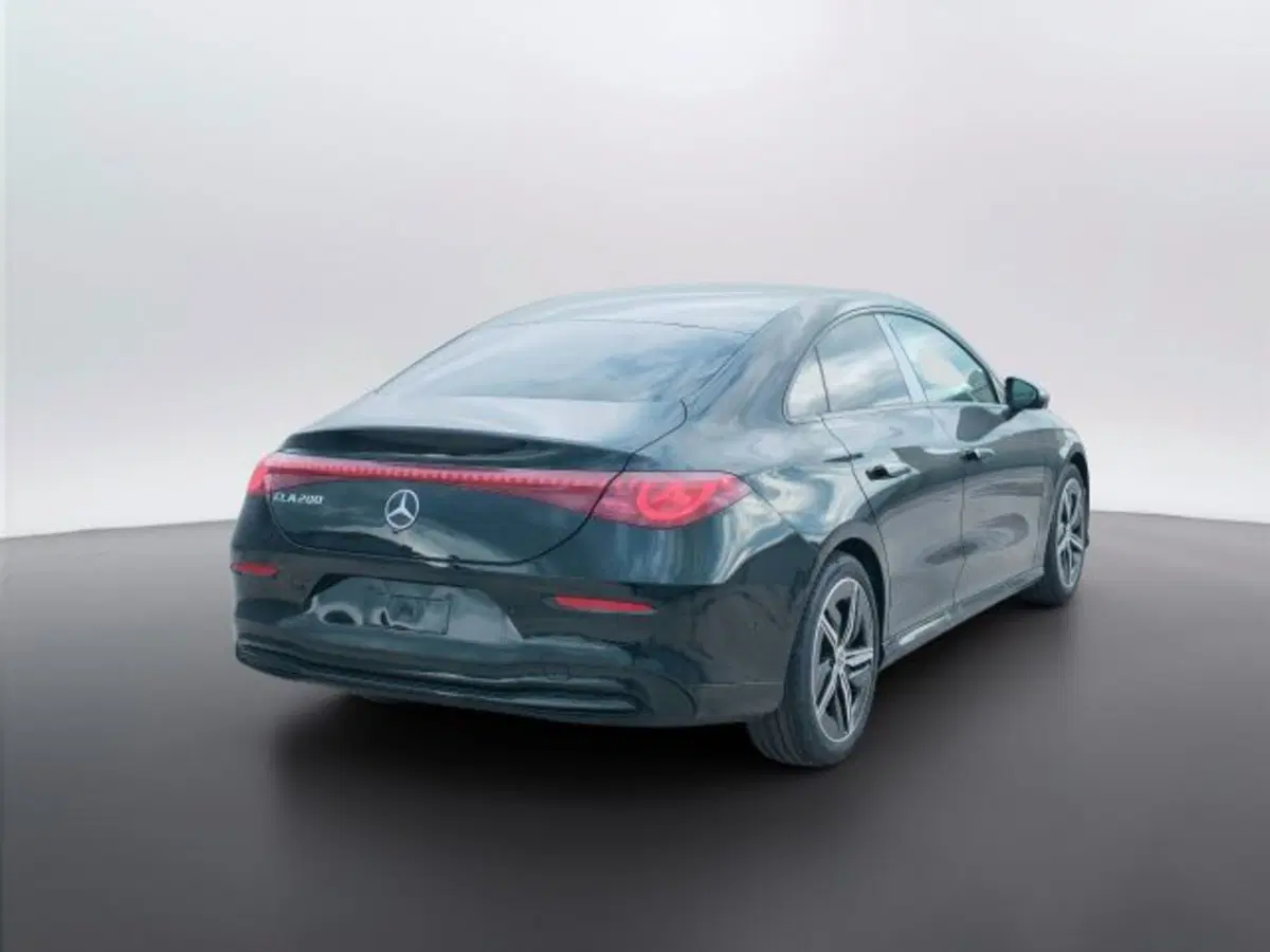 Mercedes-Benz CLA EQ nuova a Teramo (5)