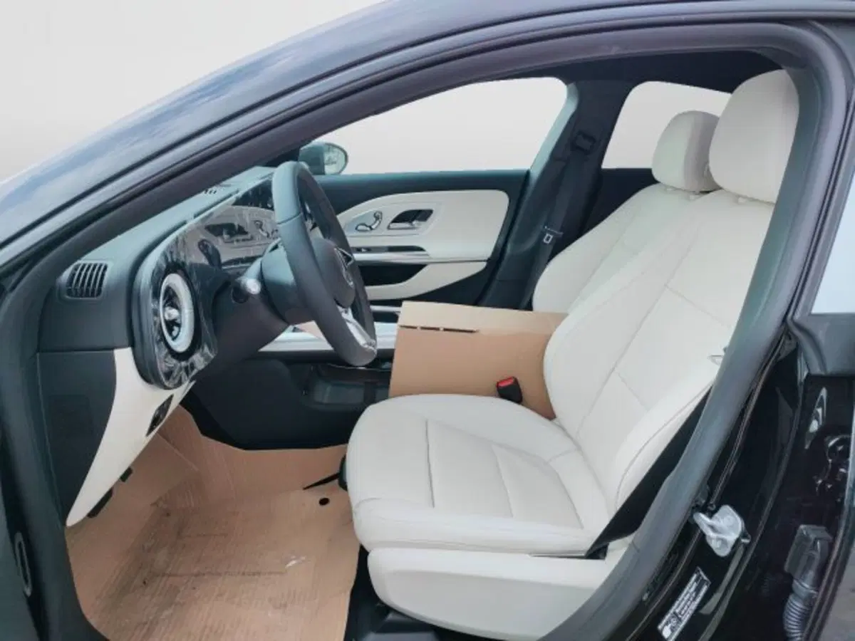Mercedes-Benz CLA EQ nuova a Teramo (8)
