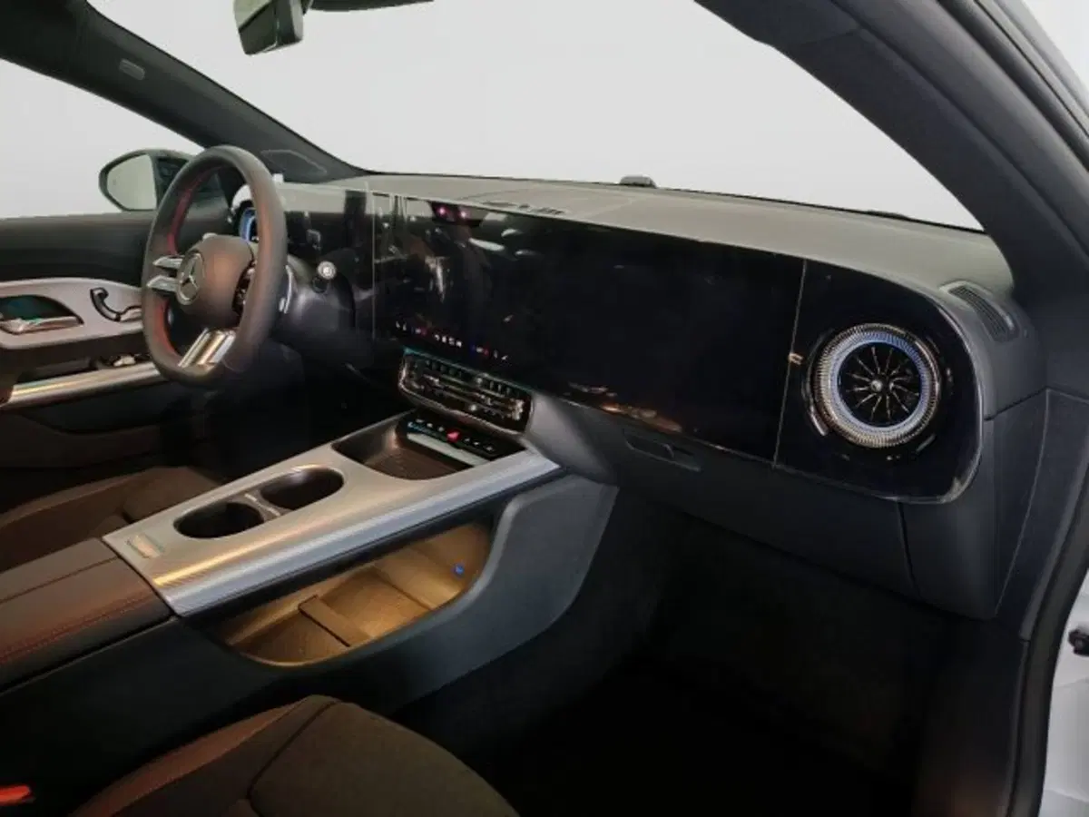 Mercedes-Benz CLA EQ nuova a Teramo (10)