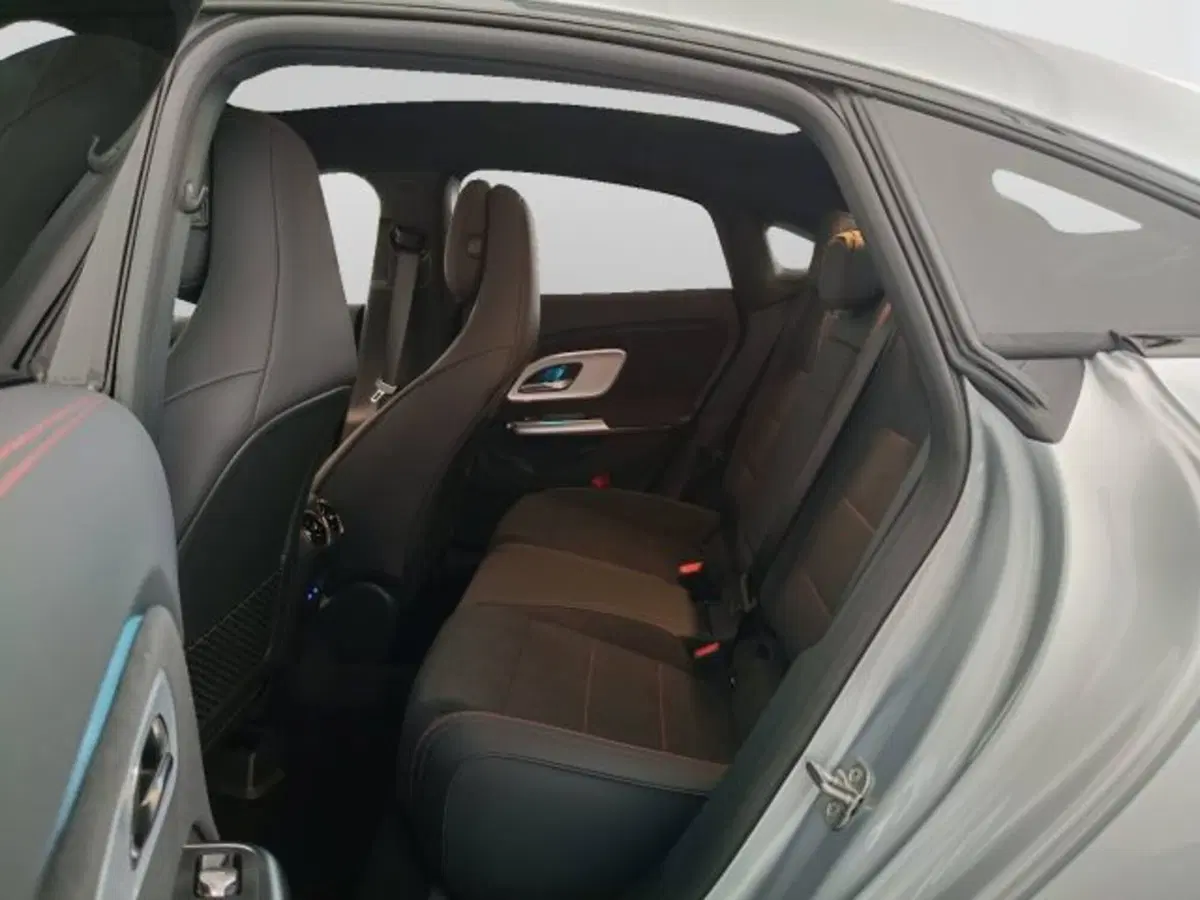 Mercedes-Benz CLA EQ nuova a Teramo (9)