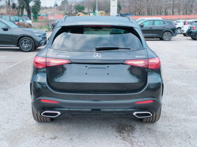 Mercedes-Benz GLC SUV nuova a Teramo (4)