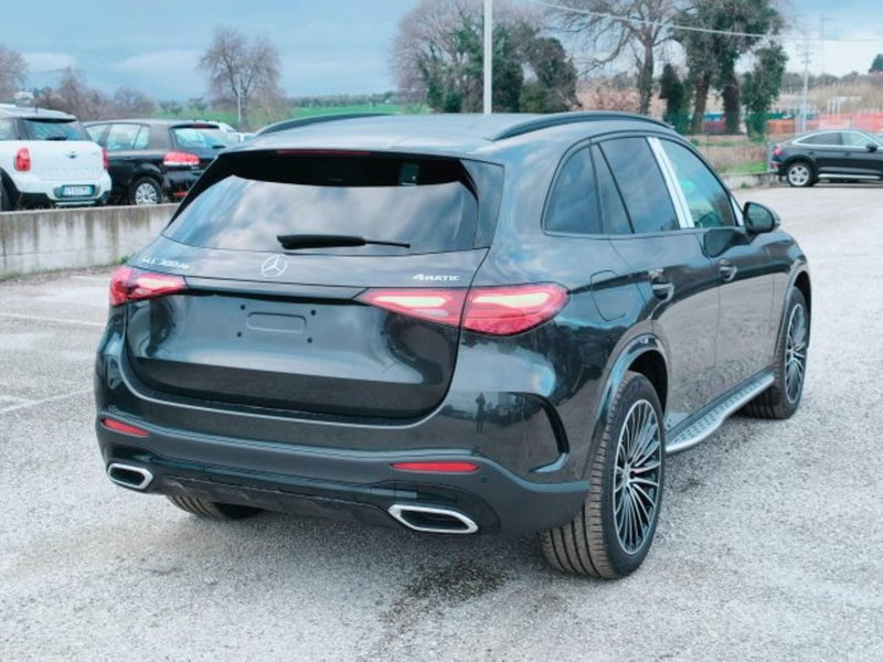 Mercedes-Benz GLC SUV nuova a Teramo (6)