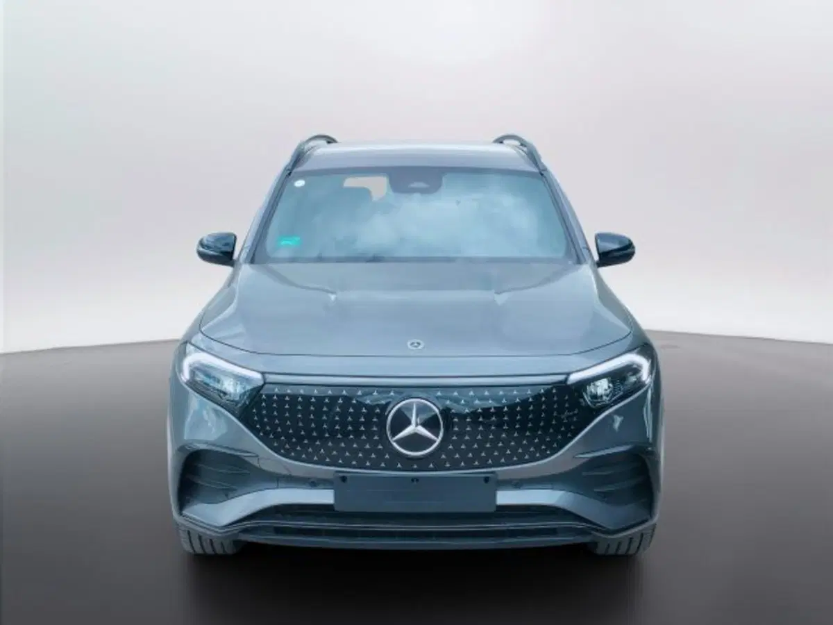 Mercedes-Benz EQB nuova a Teramo (2)