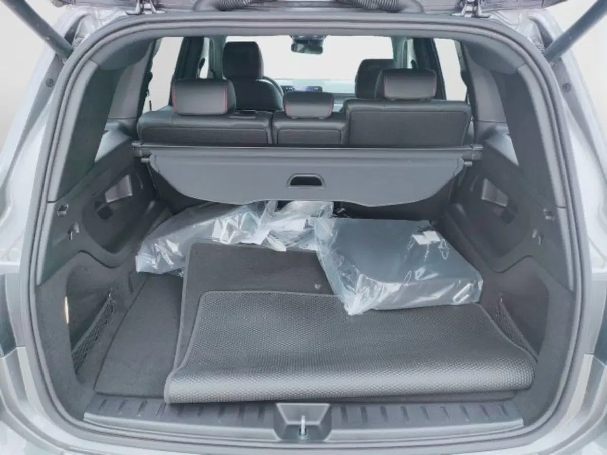Mercedes-Benz EQB nuova a Teramo (5)