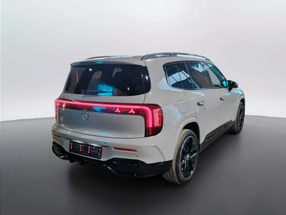 Mercedes-Benz GLB EQ nuova a Teramo (4)