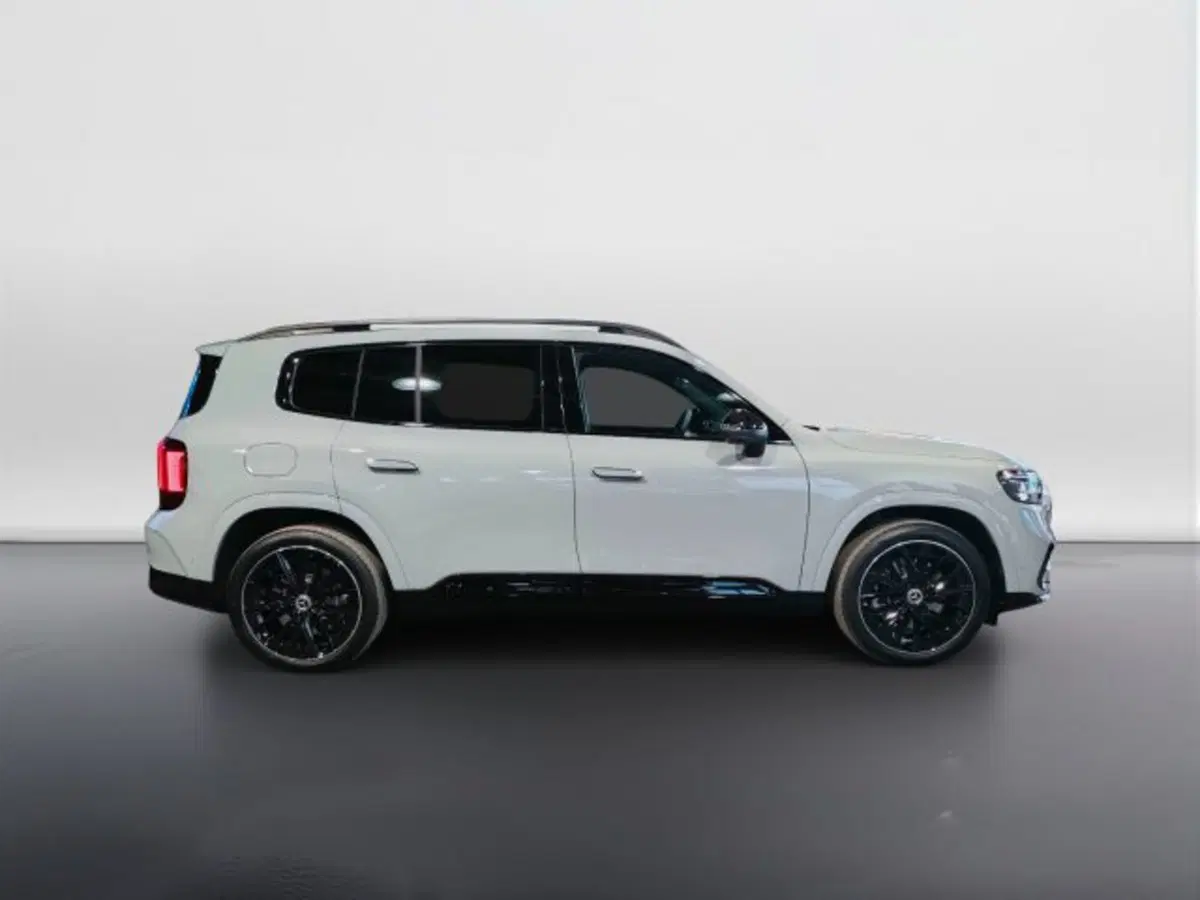Mercedes-Benz GLB EQ nuova a Teramo (5)