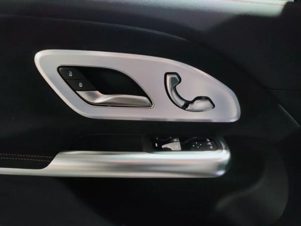 Mercedes-Benz GLB EQ nuova a Teramo (7)