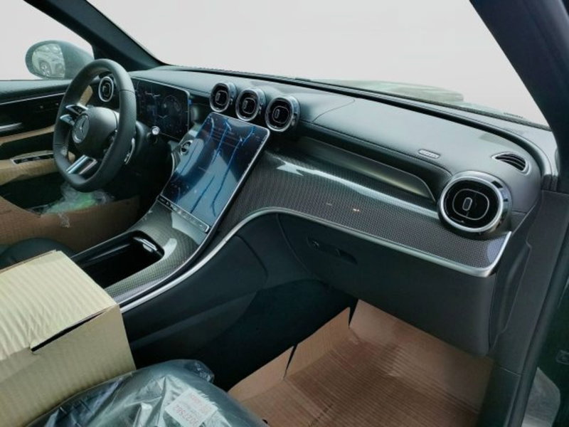 Mercedes-Benz GLC SUV nuova a Teramo (11)