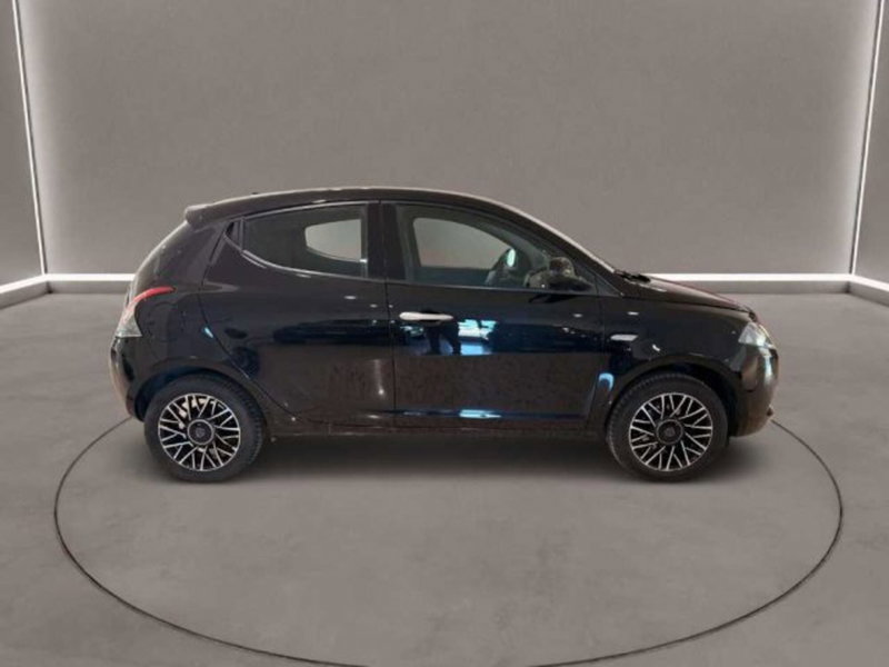 Lancia Ypsilon usata a Caltanissetta (4)
