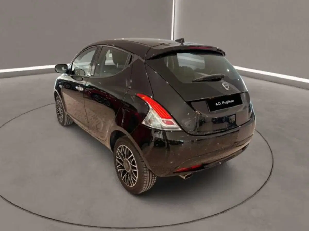 Lancia Ypsilon usata a Caltanissetta (8)