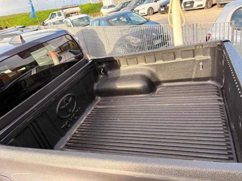 Toyota Hilux usata a Caltanissetta (11)