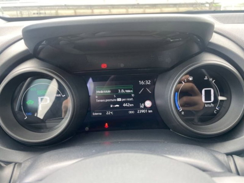 Toyota Yaris Cross usata a Vercelli (9)