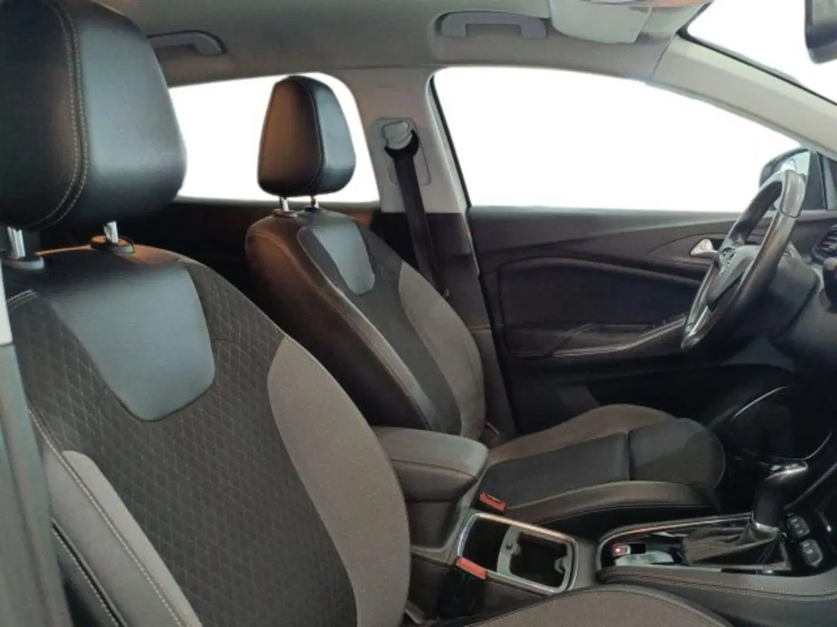 Opel Grandland X usata a Catania (10)