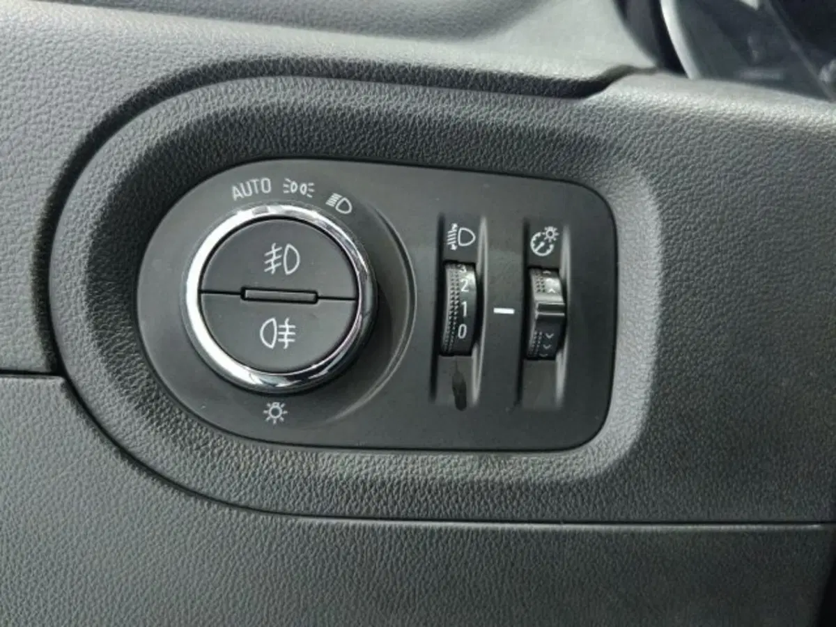 Opel Grandland X usata a Catania (19)
