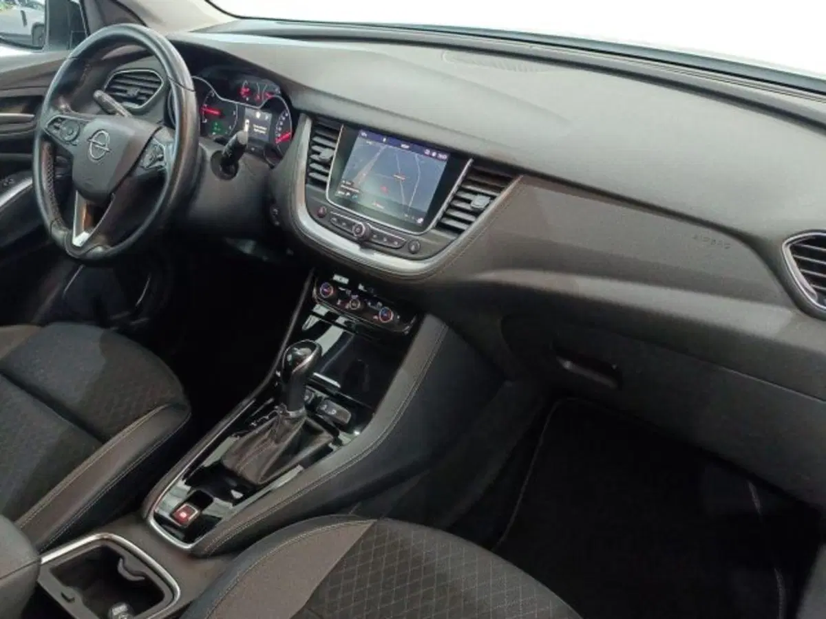 Opel Grandland X usata a Catania (9)