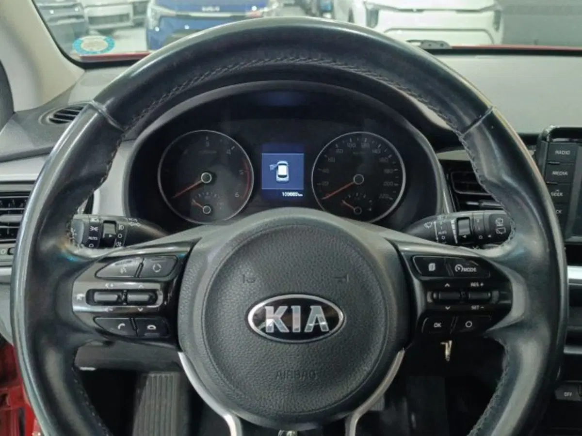 Kia Stonic usata a Catania (18)