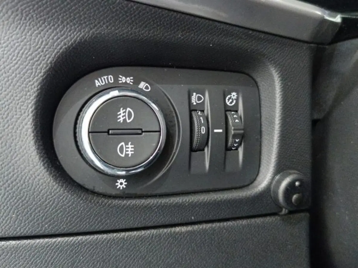 Opel Mokka usata a Catania (18)