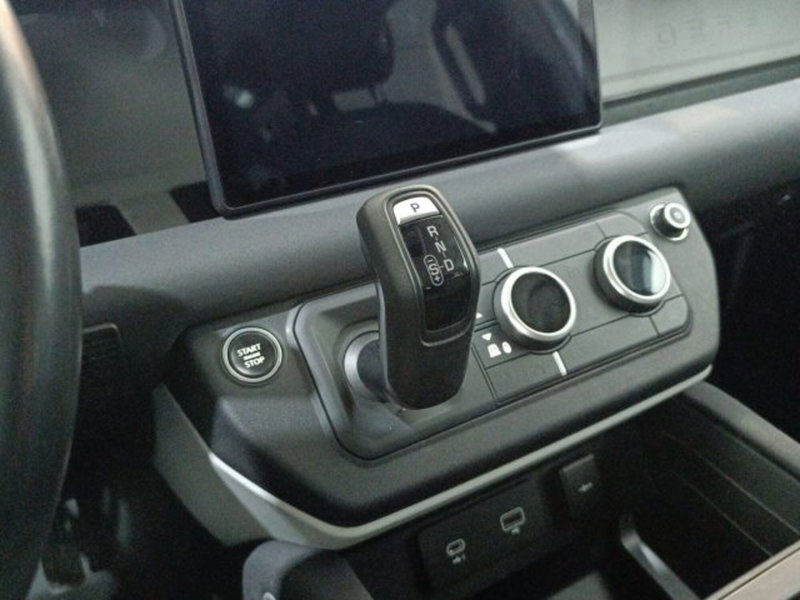 Land Rover Defender usata a Catania (8)