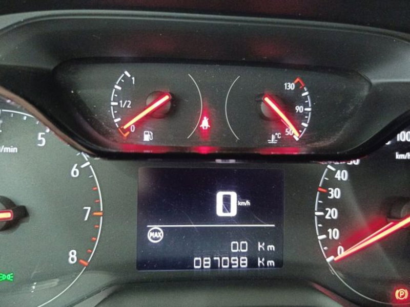 Opel Crossland usata a Catania (15)