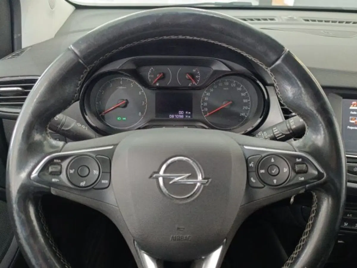 Opel Crossland usata a Catania (17)
