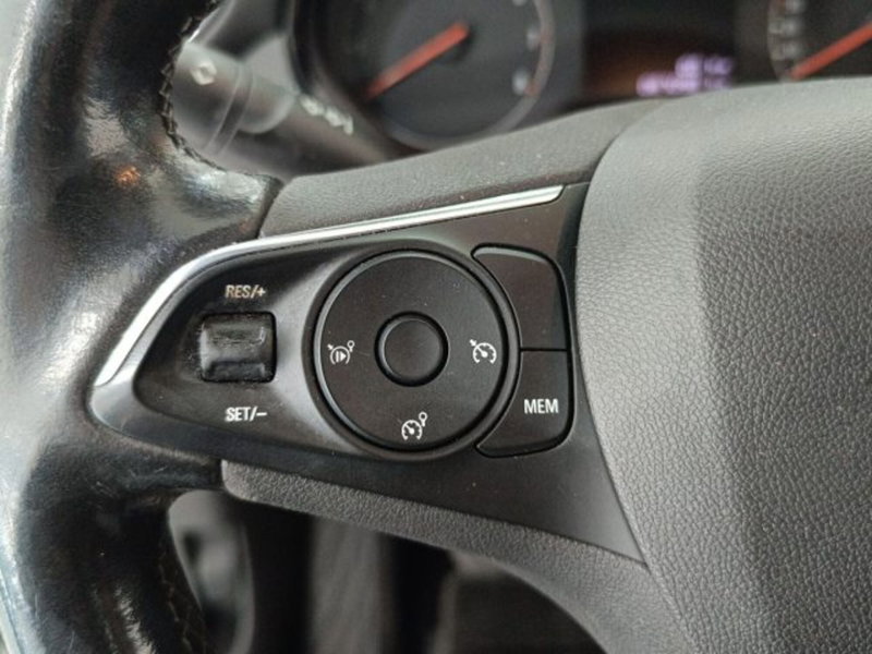 Opel Crossland usata a Catania (19)