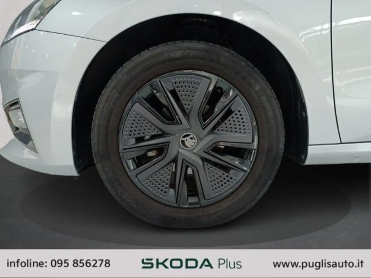 Skoda Fabia usata a Catania (14)