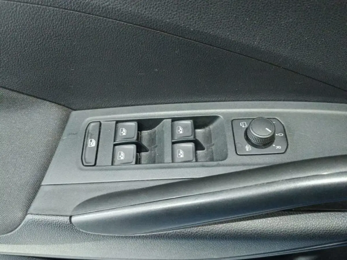 Skoda Fabia usata a Catania (20)