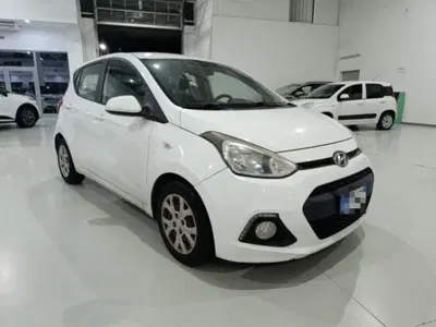 Hyundai i10 1.0 MPI Connectline del 2014 usata a Belpasso