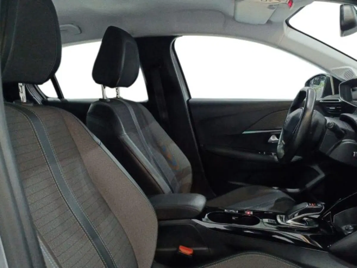 Peugeot 208 usata a Catania (10)