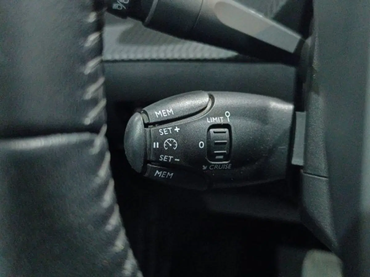 Peugeot 208 usata a Catania (19)