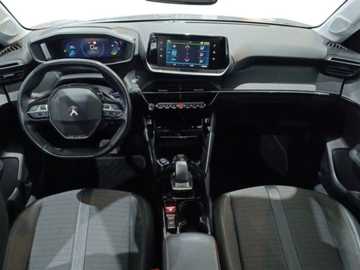 Peugeot 208 usata a Catania (7)