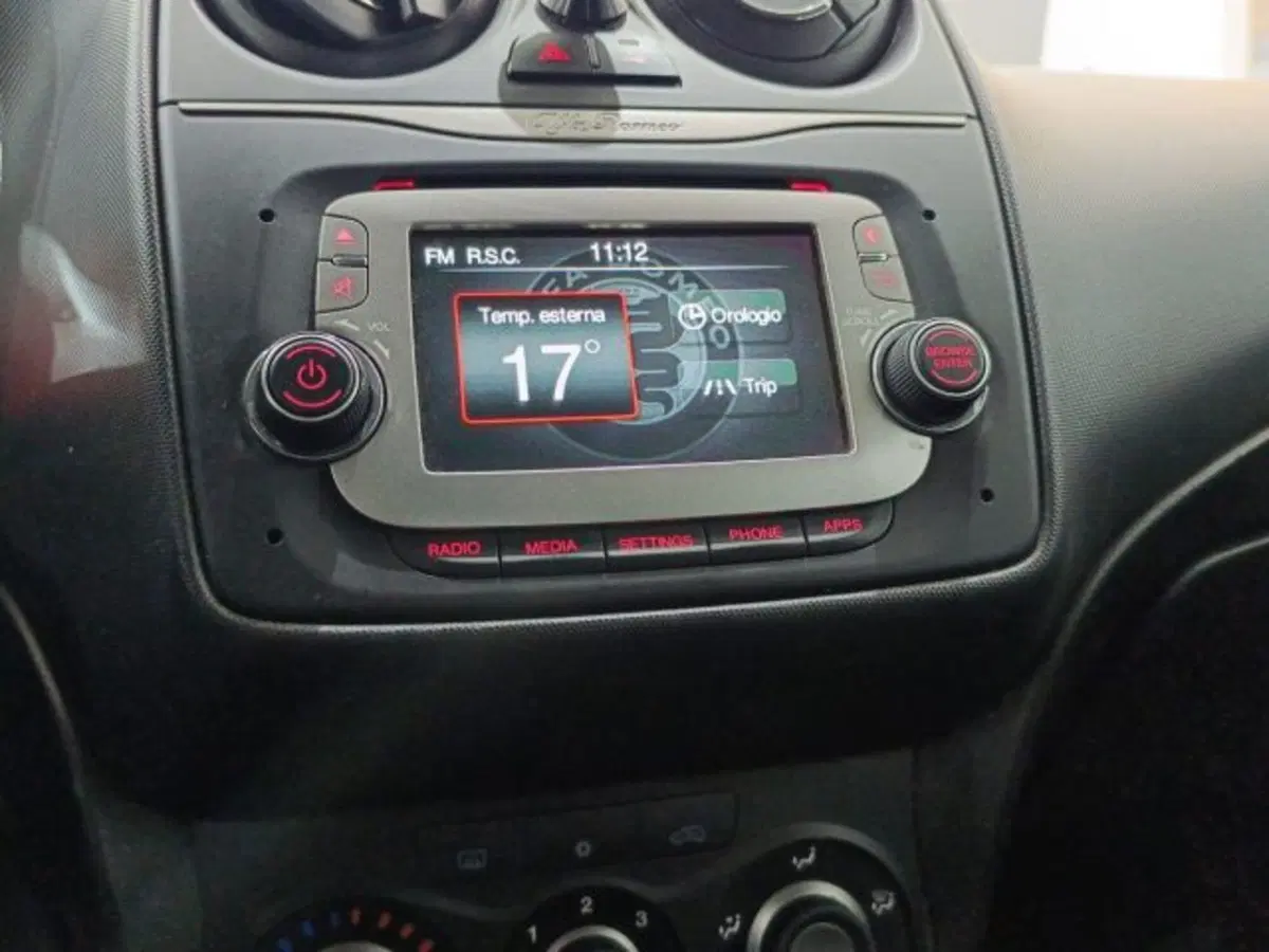 Alfa Romeo MiTo usata a Catania (16)