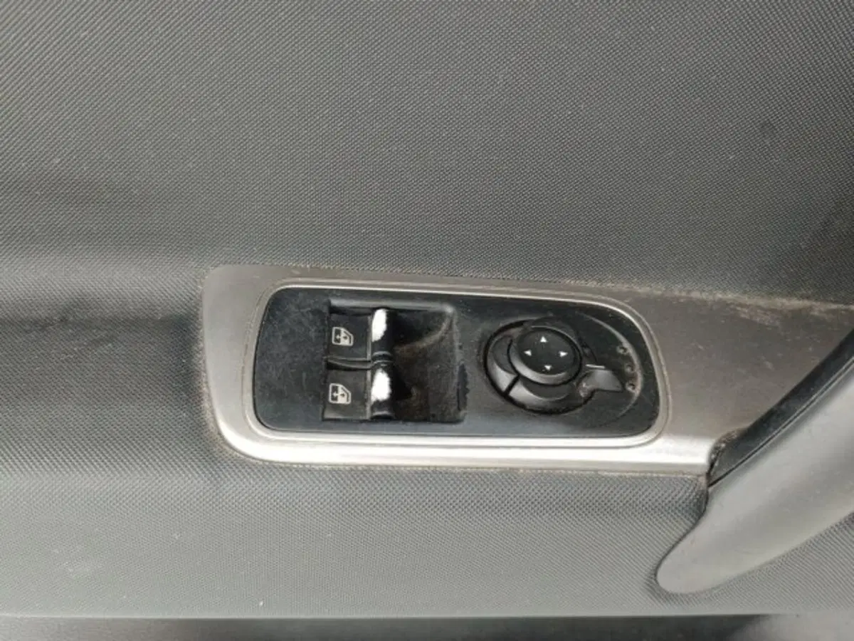 Alfa Romeo MiTo usata a Catania (19)