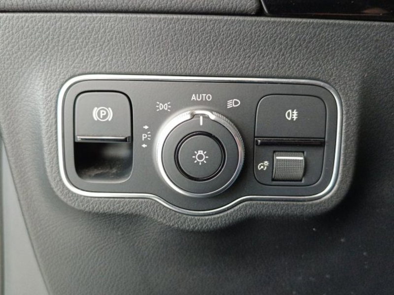 Mercedes-Benz GLA SUV usata a Catania (18)