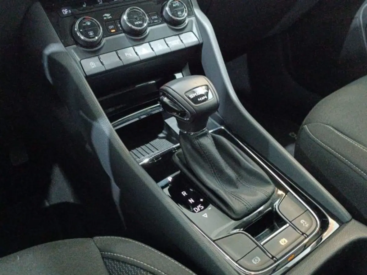Skoda Karoq usata a Catania (8)
