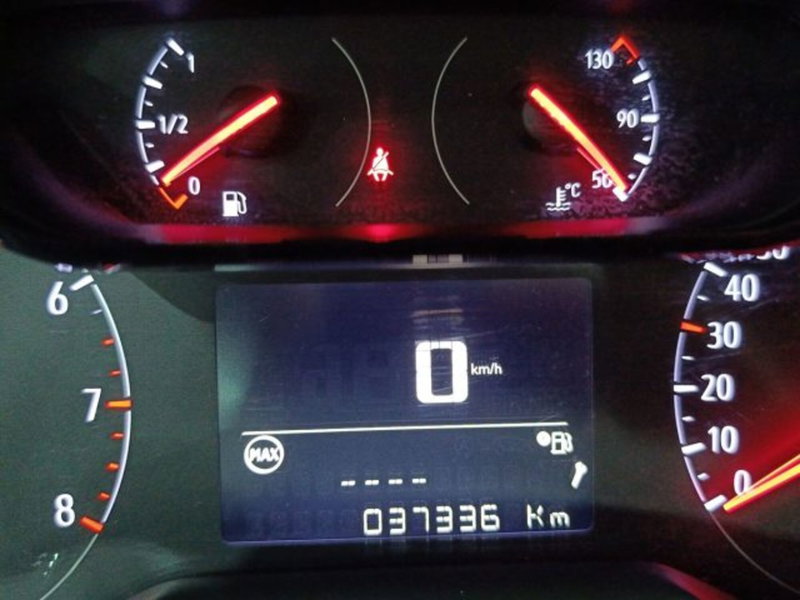 Opel Crossland usata a Catania (15)