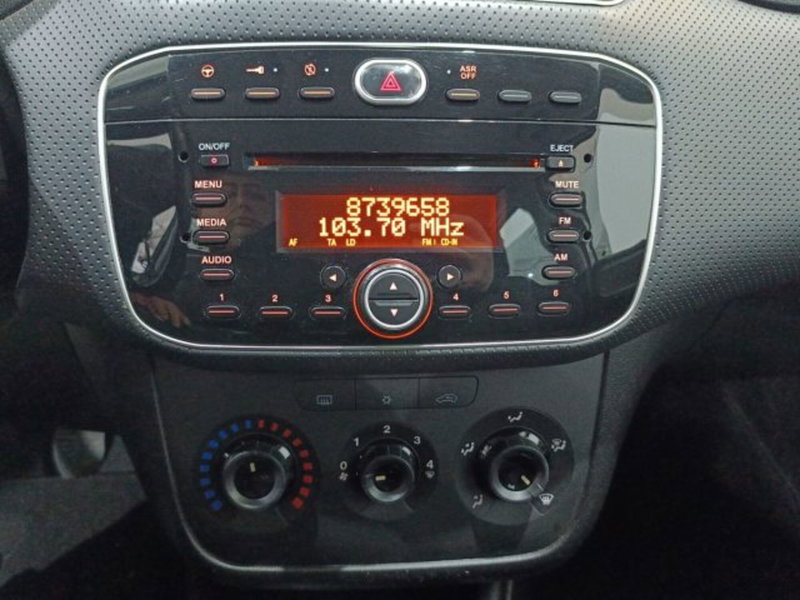 Fiat Punto Evo usata a Catania (16)