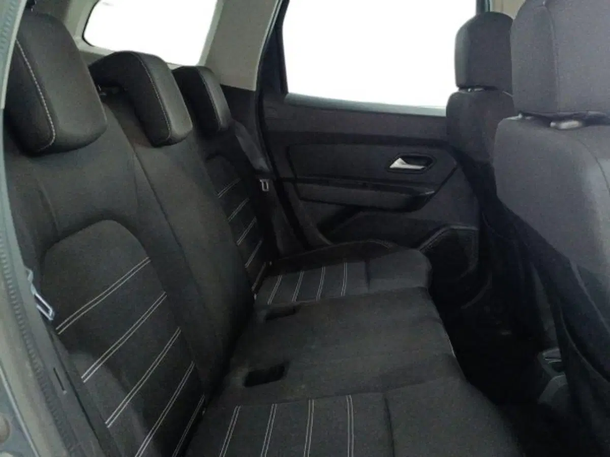 Dacia Duster usata a Catania (11)