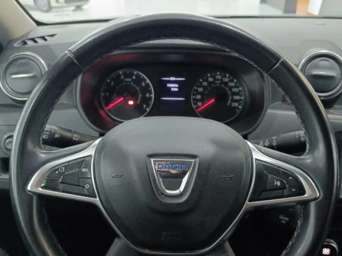Dacia Duster usata a Catania (18)